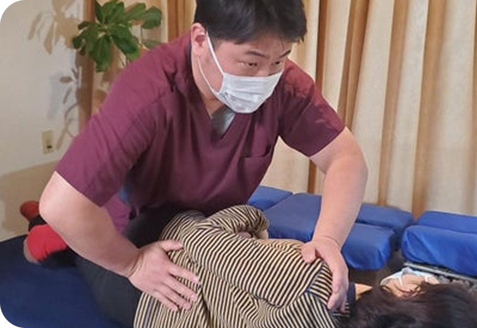 院内の施術ベッドの写真